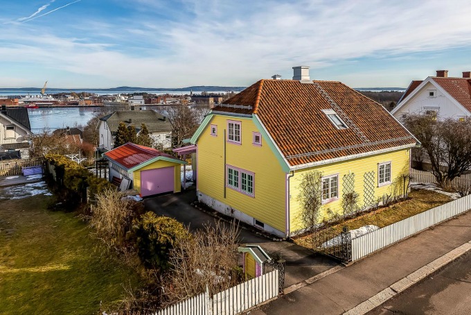 Norges mest fargerike hus ble lagt ut for salg. Vent til du ser innsiden!