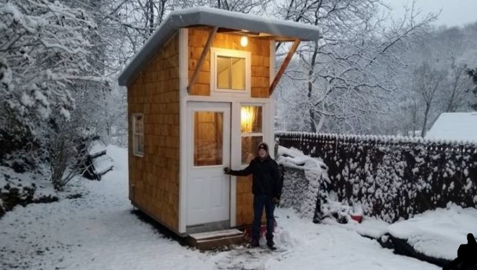 13-åring bygger et eget minihus – sjekk ut innsiden og la deg imponere