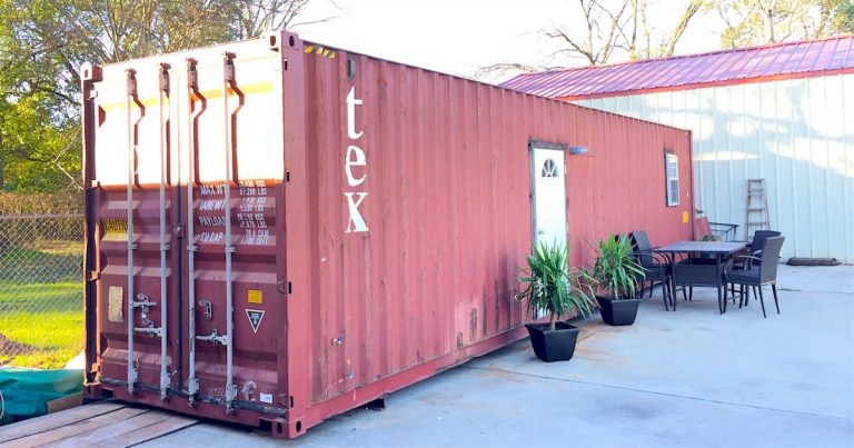 Ingen tror att man kan bo i containern – men titta nu hur den se ut på insidan